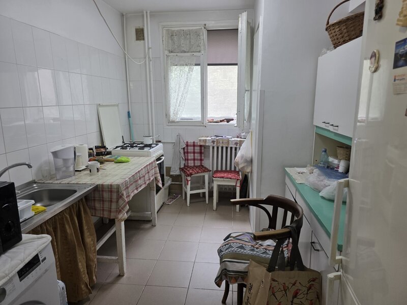 Titan, 5 minute metrou, la intrarea in parcul IOR, pe Padurea Craiului,