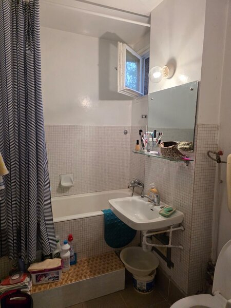 Titan, 5 minute metrou, la intrarea in parcul IOR, pe Padurea Craiului,