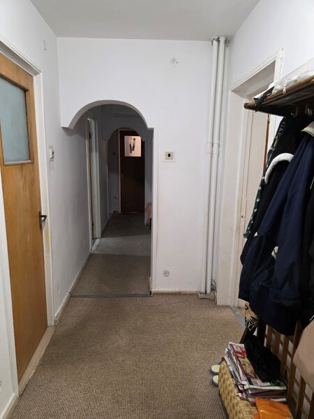 Titan, 5 minute metrou, la intrarea in parcul IOR, pe Padurea Craiului,